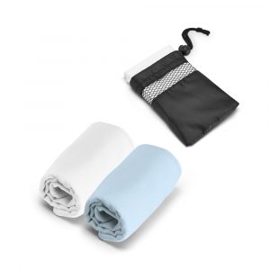 TRAVIS. Sporthandtuch aus Mikrofaser mit 190T-Beutel (210 g/m²)-99966